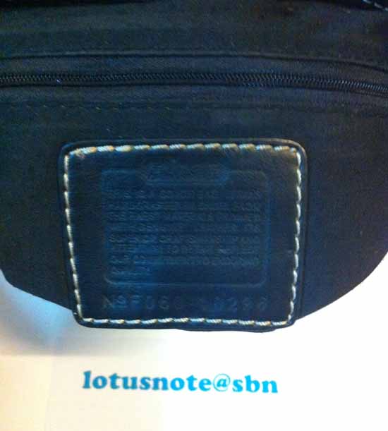 Coach Soho Black Jacquard Logo Signature Hobo Shoulder Bag w/ Leather Trim ของแท้มือสองจากอเมริกา พร้อมส่ง ราคา2750บาท