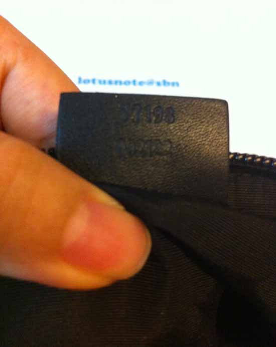 Auth GUCCI GG Accessory Pochette Pouch Bag Purse Black Canvas/Goldtone Metal IT มือสองของแท้ พร้อมส่ง ราคา8900บาท