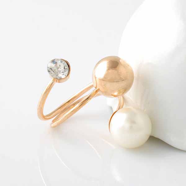แหวนคริสตัล ใหม่แฟชั่นเกาหลีปะดับมุกขาวสวยหรูหรา Gold Crystal Pearl Rings นำเข้า สีทอง - พร้อมส่งW228 ราคา300บาท