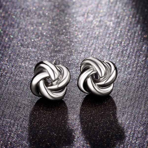 ต่างหูสีเงิน รูปเกลียวหรูหราใหม่แฟชั่นเกาหลีสวย Stud Earrings นำเข้า สีเงิน - พร้อมส่งW736 ราคา250บาท